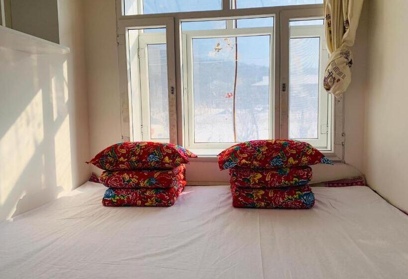 Номер Стандарт, Xiaoguo Travellers  Home