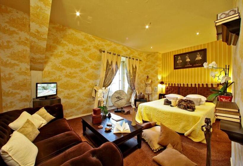 高级大房间, Logis Hôtel Hostellerie Saint Jacques
