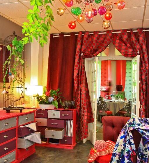 小型套房, Logis Hôtel Hostellerie Saint Jacques
