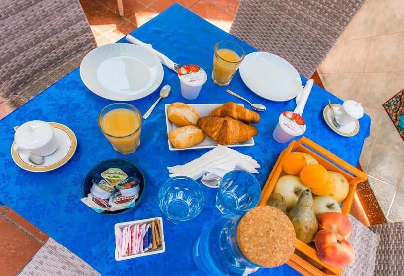 سوئیت جونیور با تراس, La Piazzetta