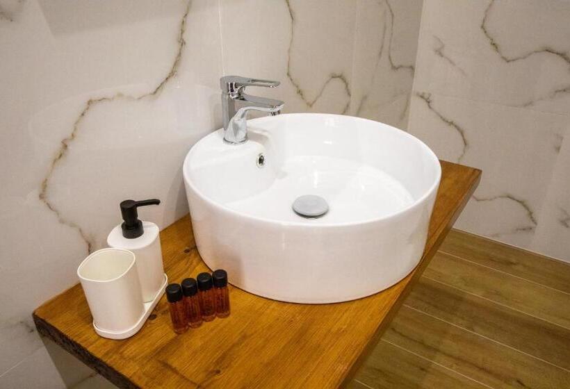 Четырехместный Номер Стандарт с Балконом, B&b Zio Luciano