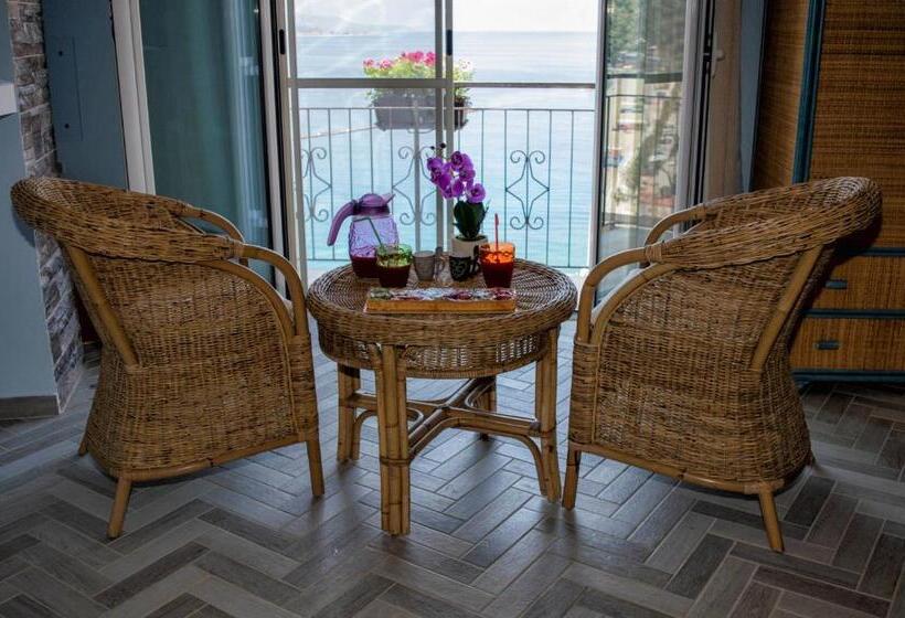 Апартаменты 2 Спальни Вид на Море, B&b Sunshine