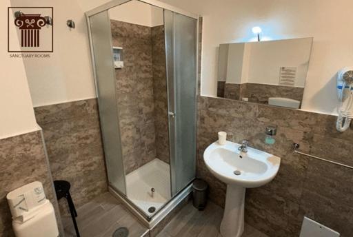 غرفة قياسية رباعية, Sanctuary Rooms