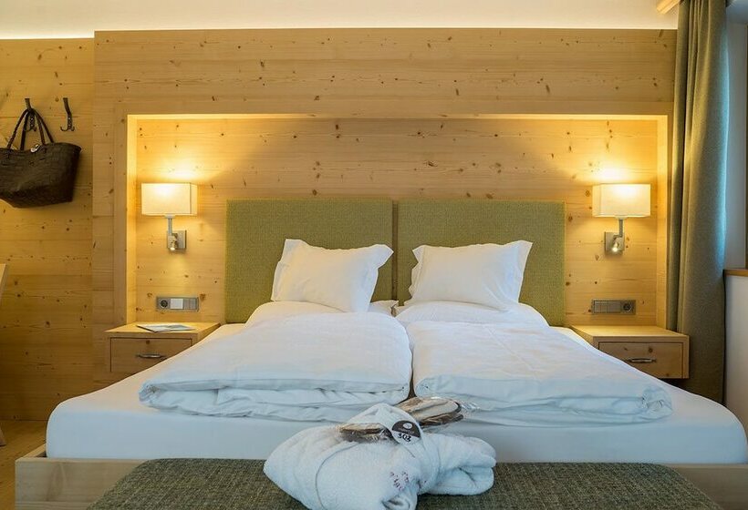 Номер Комфорт, Dolomites Nature Hotel Vigilerhof