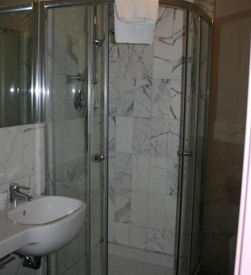 اتاق استاندارد سه نفره, Albergo Cavallino