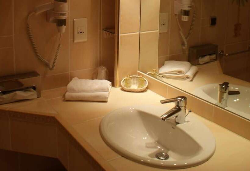 Номер Комфорт, Auberge La Tomette, The Originals Relais