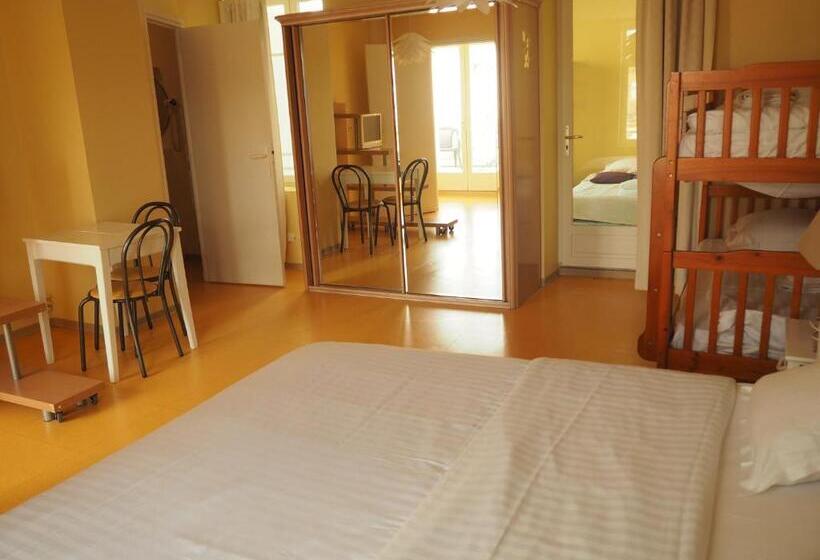 Четырехместный Номер Стандарт с Балконом, Hôtel Le Vivier Wissant   Centre Village   Côte D Opale   Baie De Wissant   2caps