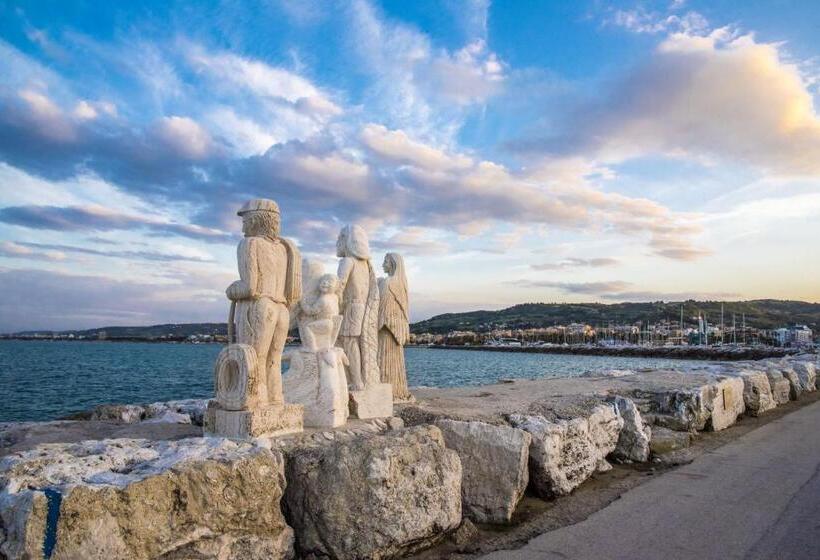Номер Стандарт с Балконом, Mare D’amare