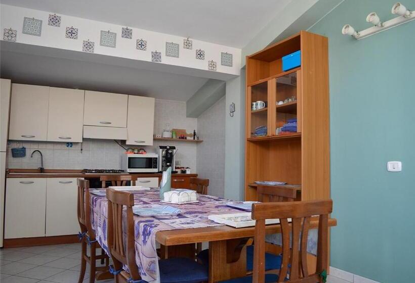 Апартаменты 2 Спальни с Террасой, B&b Aquino In Terrazza