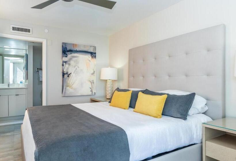 デラックススイート, Diamond Head Beach Resort
