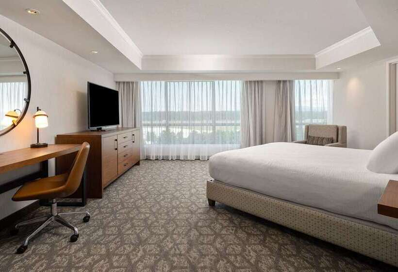 이그제큐티브 스위트 킹침대, Embassy Suites  Boston Logan Airport