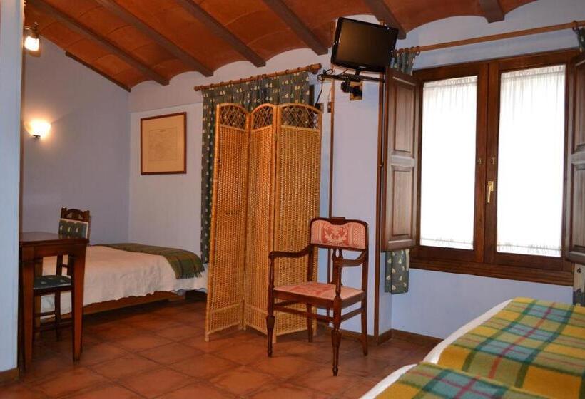 Четырехместный Номер Стандарт, Hostal Santa Agueda