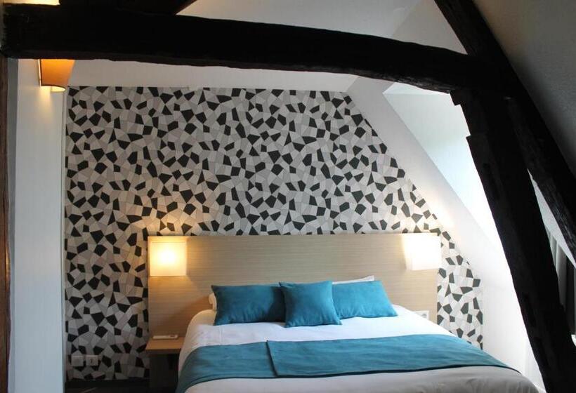 标准三人间, Hôtel Le Blason