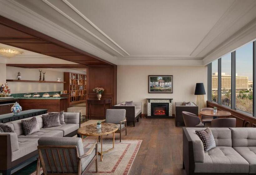 اتاق کلاب, The Ritz Carlton, Istanbul At The Bosphorus