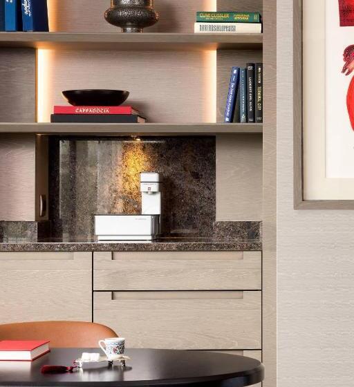 سوئیت کلاب, The Ritz Carlton, Istanbul At The Bosphorus