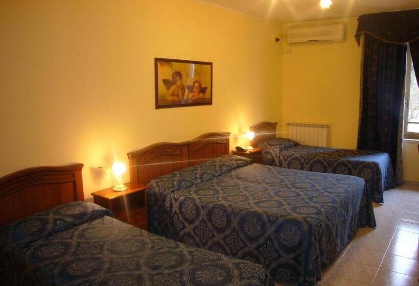 Quarto Quádruplo Estandar, Villa Altieri