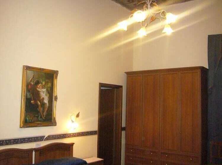 Quarto Quádruplo Estandar, Villa Altieri