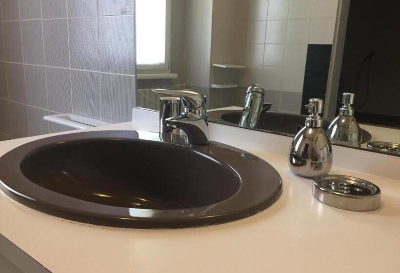 غرفة قياسية ثلاثية, B&b Villa Al Parco