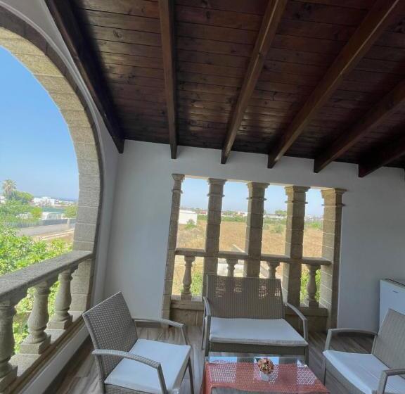 اتاق سوپریور سه تخته, Villa Salentina