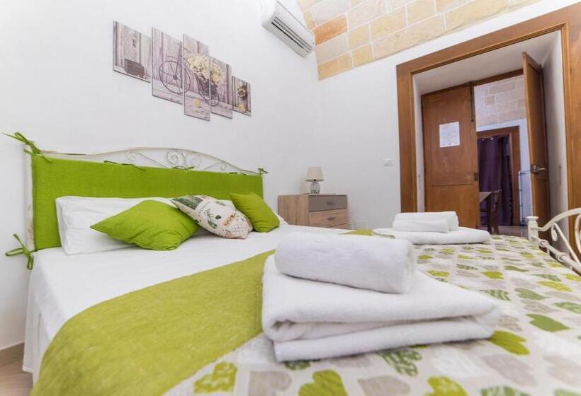 Standard room with outdoor bath, B&b La Campana Salentina
