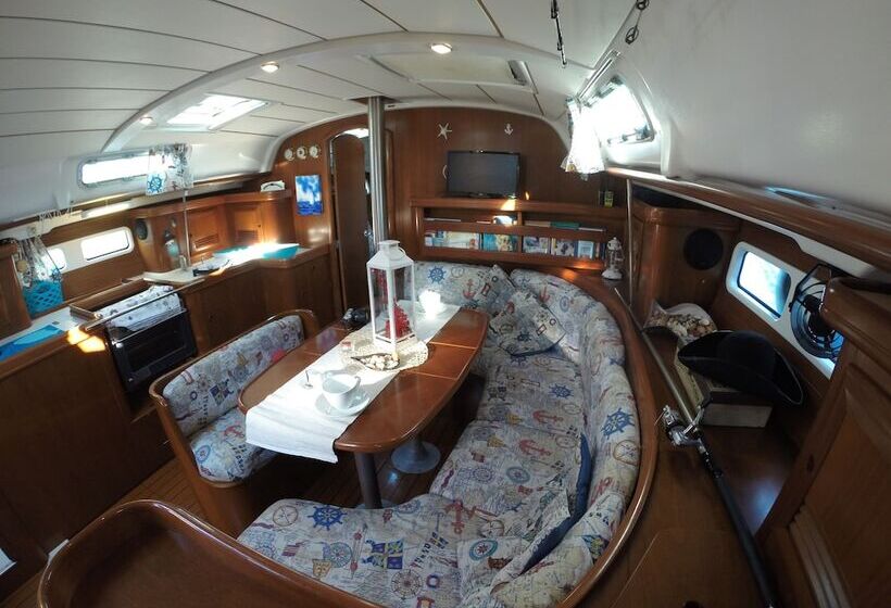 سوئیت دلوکس 3 خوابه, Yacht Suite   Marina Di Grosseto