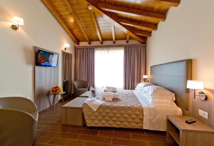 Четырехместный Номер Классик, Villa Carolina Resort