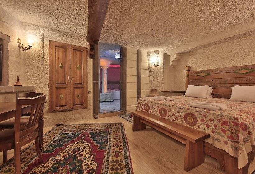 Family Suite, Local Cave House