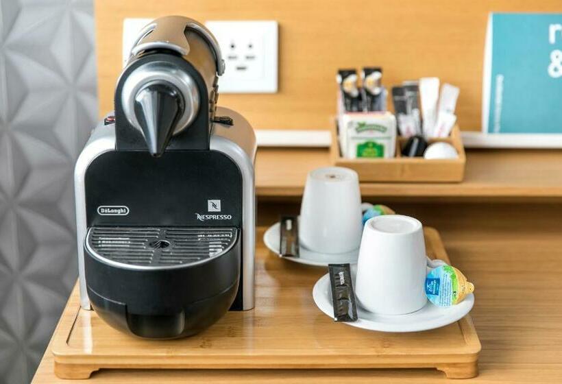 Номер Deluxe Вид на Море, Occidental Atenea Mar  Adults Only