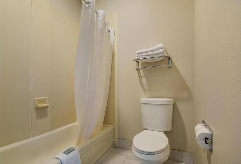 Люкс Кровать Кинг, Surestay Plus Hotel By Best Western Topeka