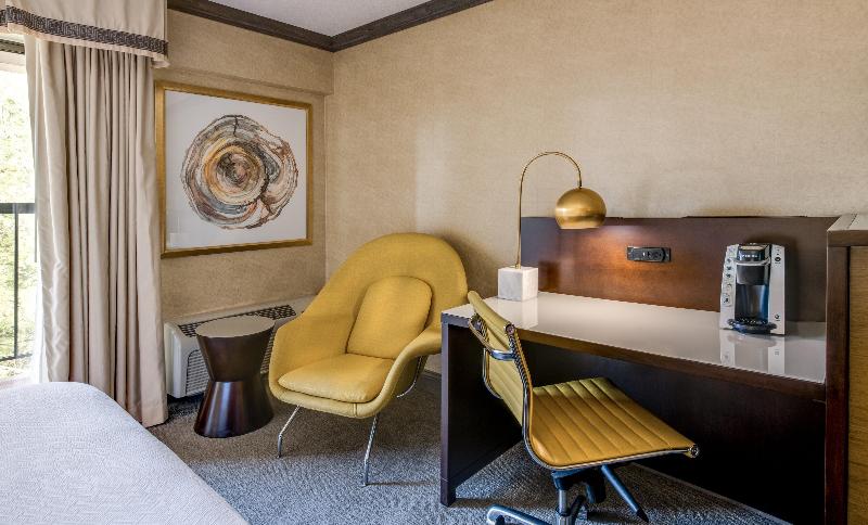 Номер Стандарт Адаптированный для Инвалидов, Crowne Plaza Resort Asheville, An Ihg