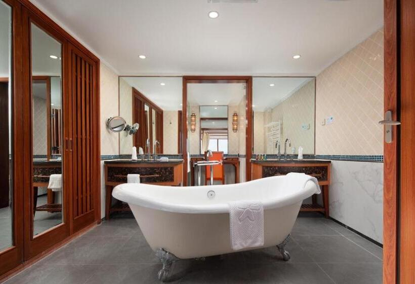 Семейный Номер Deluxe, Horizon Resort & Spa Yalong Bay