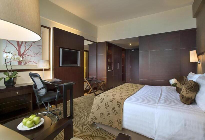 اتاق اجرایی, Celebrity International Grand
