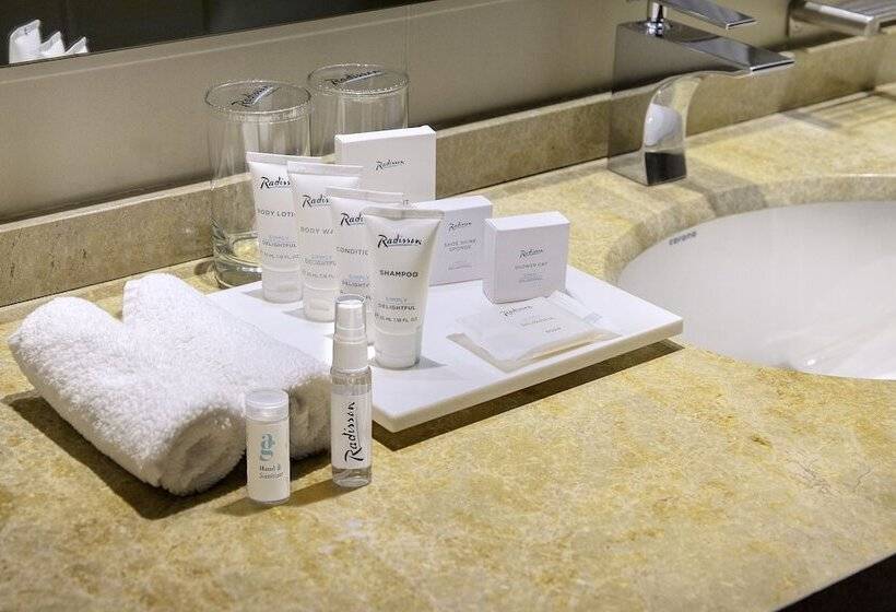 스위트, Radisson Bogota Metrotel