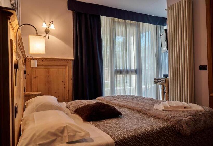 Quarto Estandar com Sacada, Chalet Weal