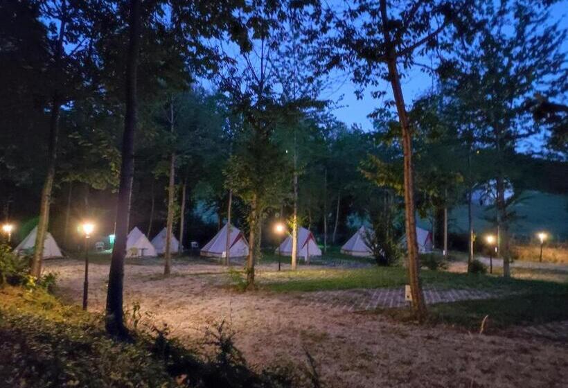 كوخ قياسي, Saecula Natural Village Experience