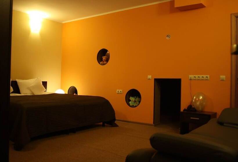 Семейный Номер, Vnukovo Hotel Moscow