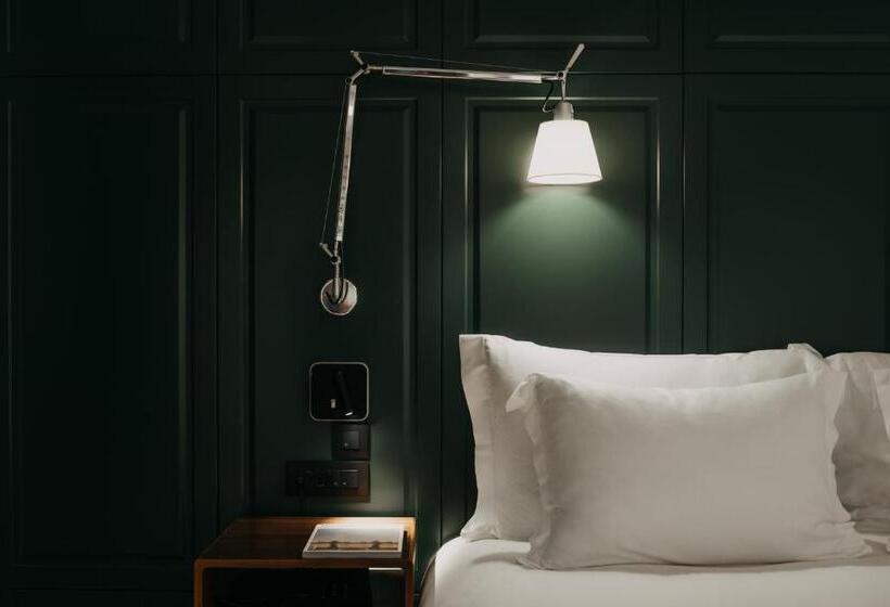 Люкс Вид на Сад, The Bold Type Hotel, A Member Of Design Hotels