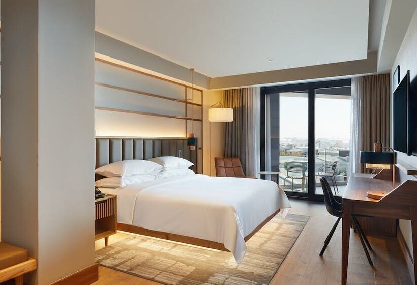 Premium room with terrace, Four Points By Sheraton Prishtina City