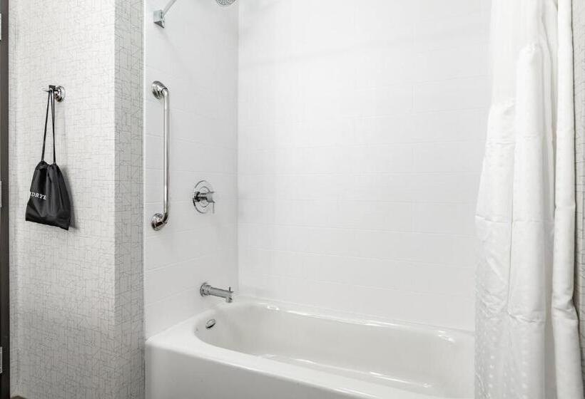 Люкс Адаптированный для Инвалидов, Holiday Inn Express & Suites   Moundsville, An Ihg
