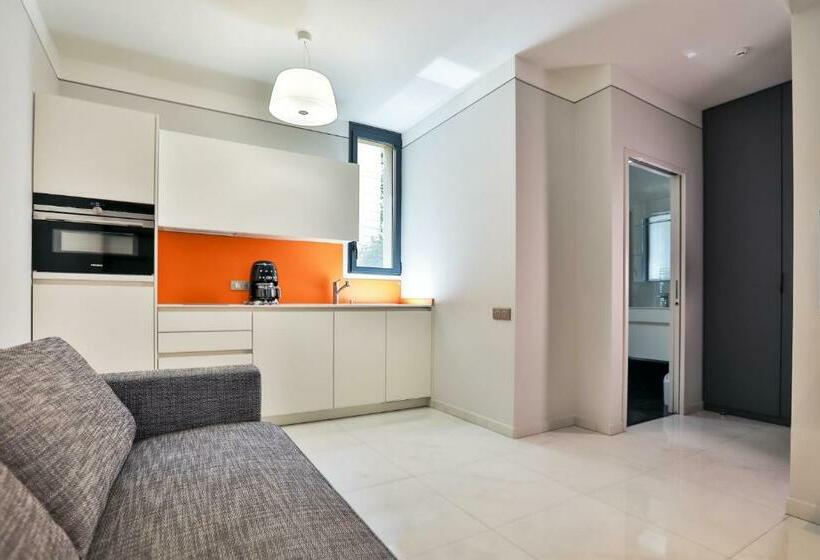 Студия Стандарт, Residenza Leca Colonna