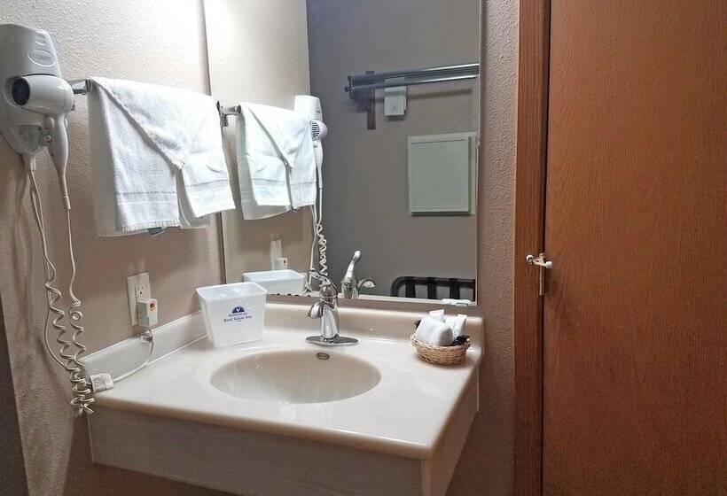 带2个双人床的标准工作室, Americas Best Value Inn And Suites Bismarck