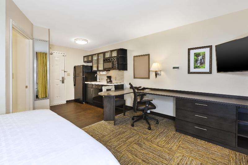 Люкс, Candlewood Suites Huntersville Lake Norman Area, An Ihg