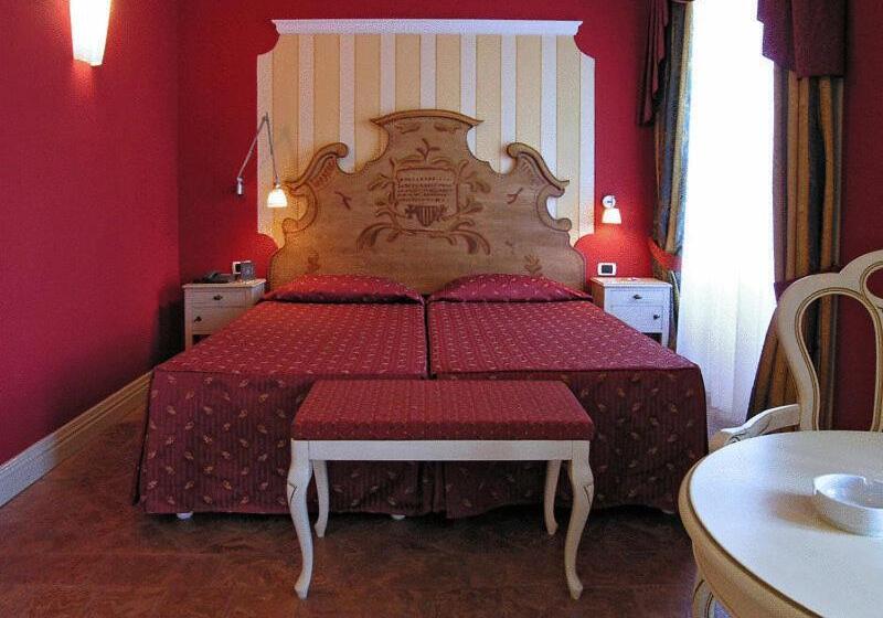 Suite with lake view, Cannobio