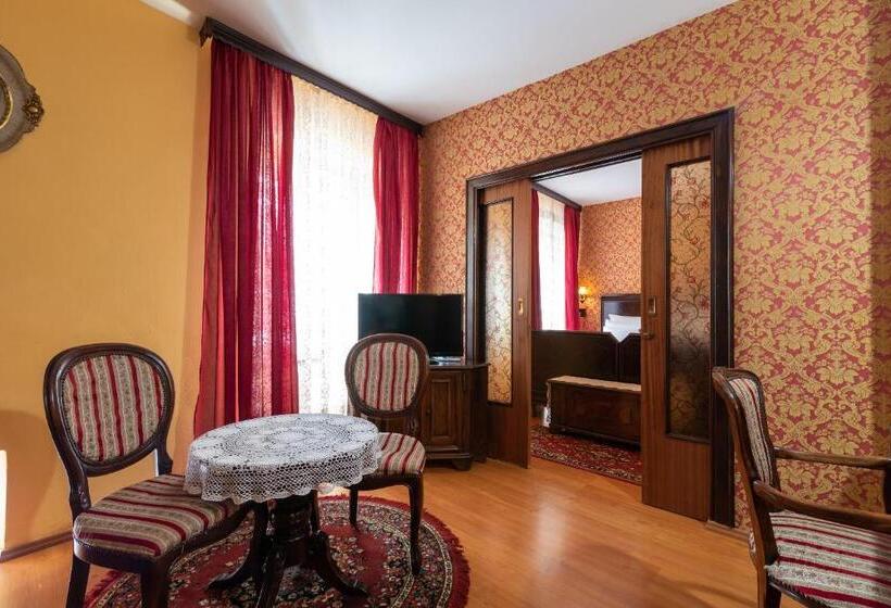 스위트, Heritage Hotel Pasike