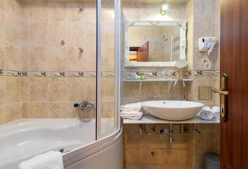 스위트, Heritage Hotel Pasike