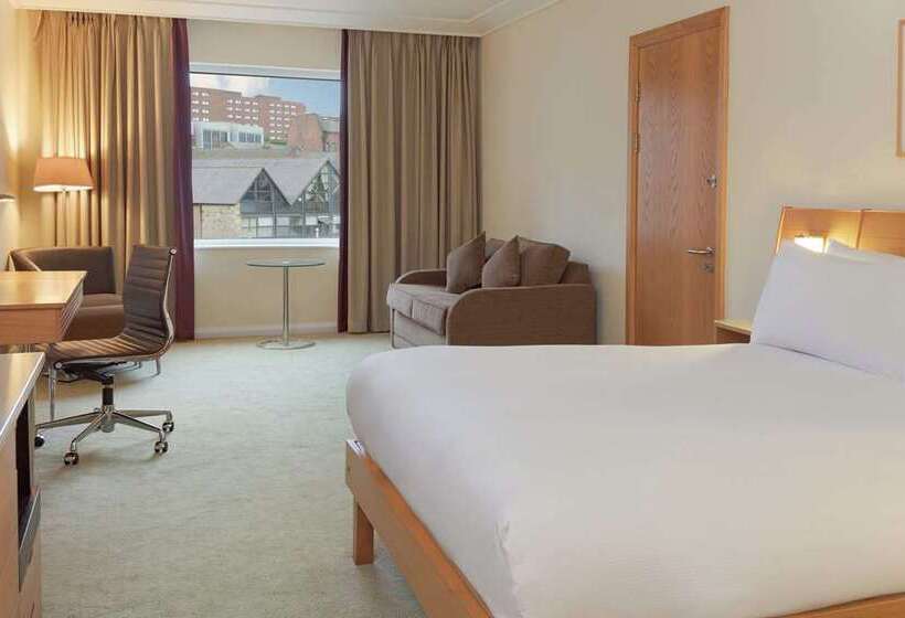Семейный Номер, Hilton East Midlands Airport