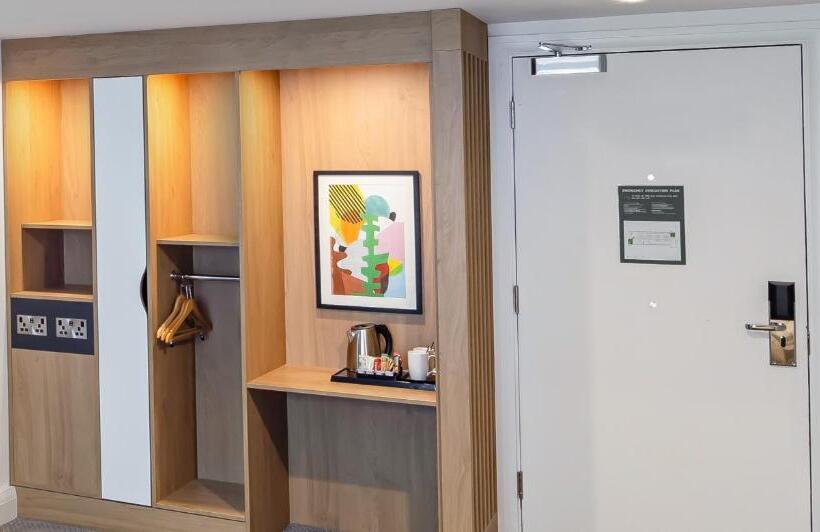 Номер Executive, Holiday Inn Coventry M6, J2, An Ihg