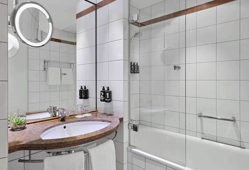 Номер Стандарт, Lindner Hotel Leverkusen Bayarena, Part Of Jdv By Hyatt