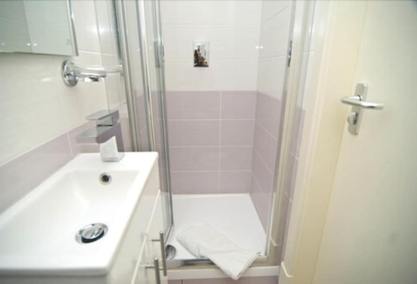 Quarto Estandar Individual, The London Pembury