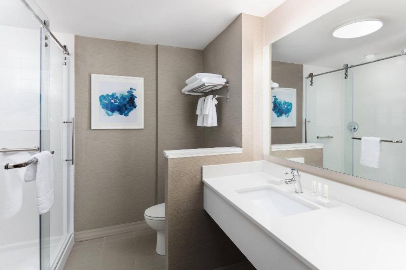 Quarto Estandar, The London Pembury